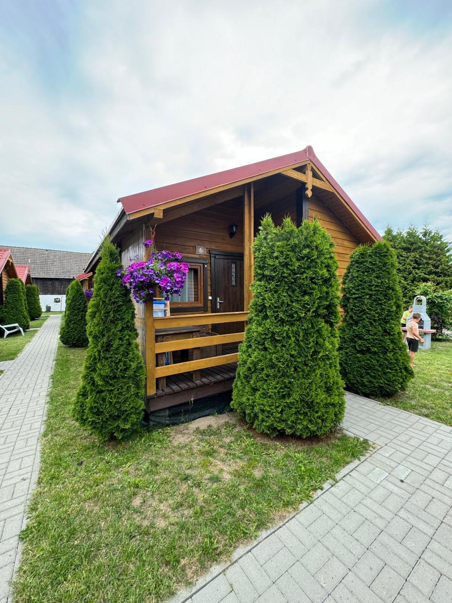 Domki Letniskowe "Sloneczna Polana" Jarosławiec Buitenkant foto
