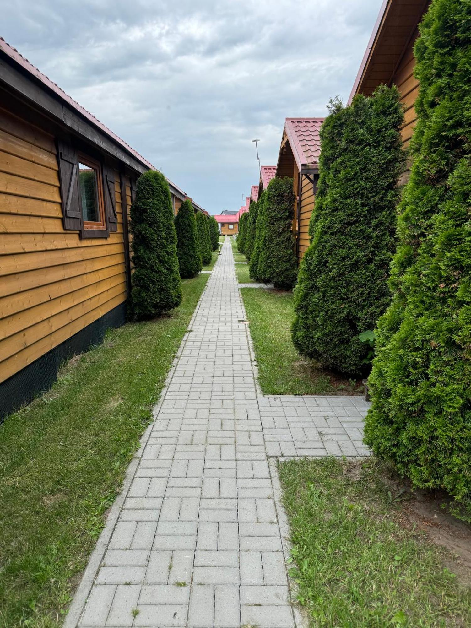 Domki Letniskowe "Sloneczna Polana" Jarosławiec Buitenkant foto